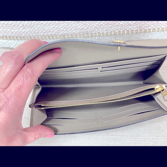 LV Sarah Wallet - Picture 5 of 13